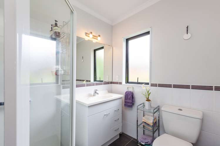 6 Bloomfield Rise Stanmore Bay_13