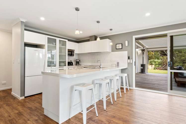 17 Ruth Craig Place Stanmore Bay_5