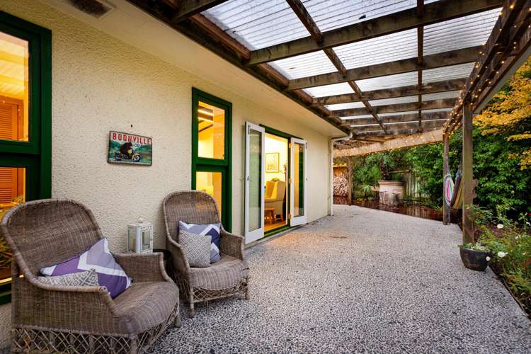 646 West Coast Road_5