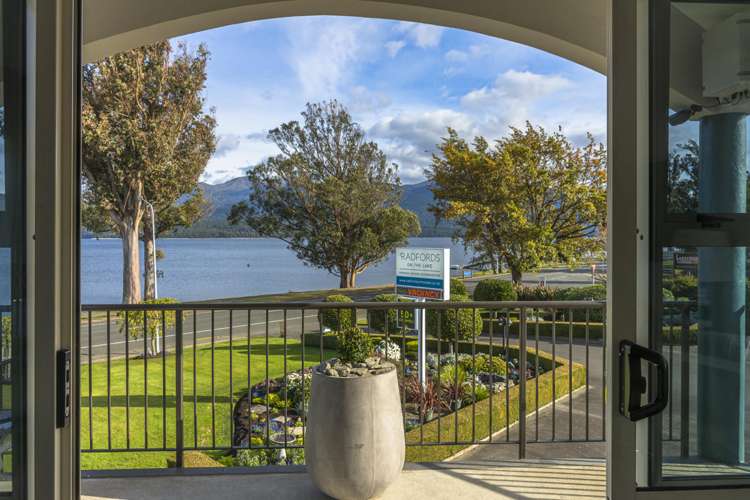 56 Lakefront Drive Te Anau_17