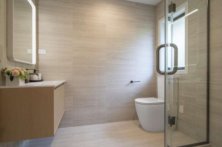 17 Awanui Road Red Beach_23