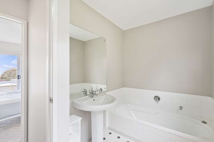 28 Rakau Views Orewa_15