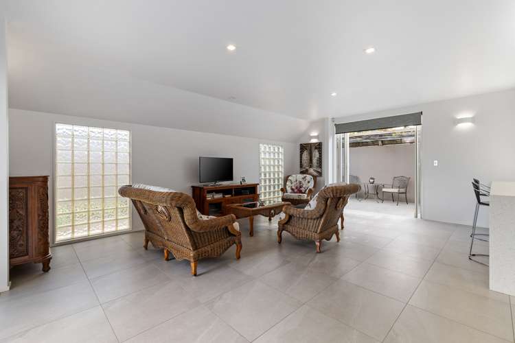 242a Lake Road Hauraki_7