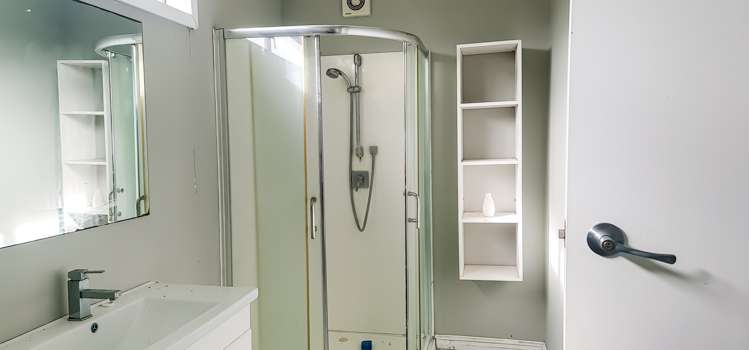 4 Cemetery Road Sanson_12