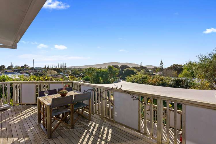 7 Kawau Grove Waikanae Beach_18