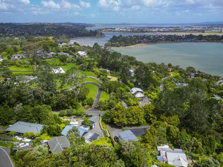 132 Attwood Road Paremoremo_17