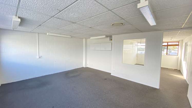 Office 3/84-90 Mokoia Road Birkenhead_4