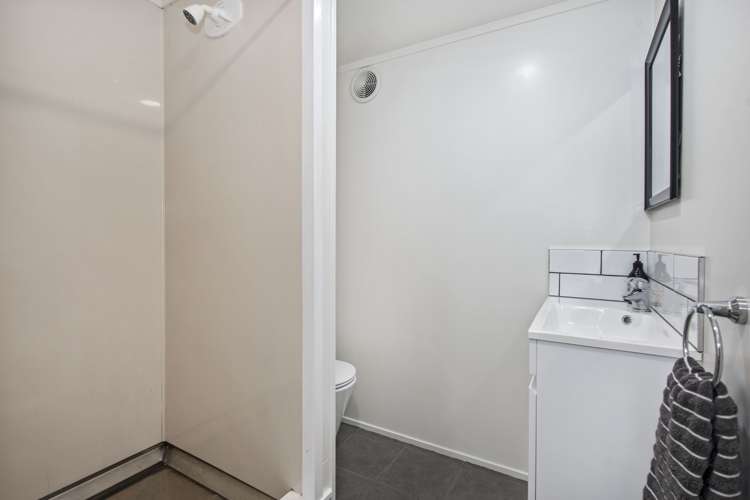 5 Memorial Drive Parahaki_19