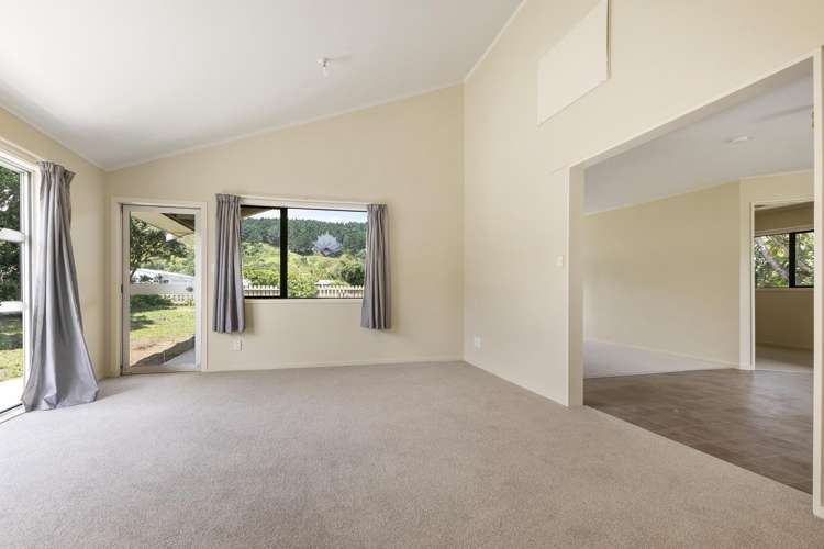1 Cordyline Road Port Waikato_6