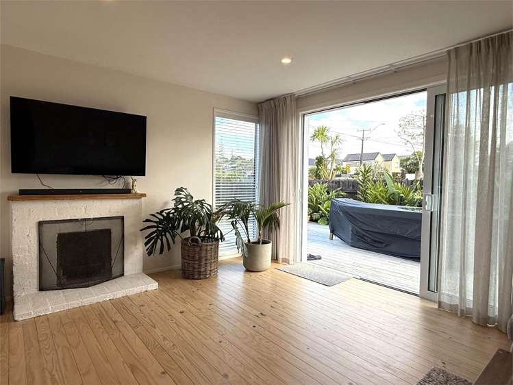 16 Eskdale Road Birkdale_3