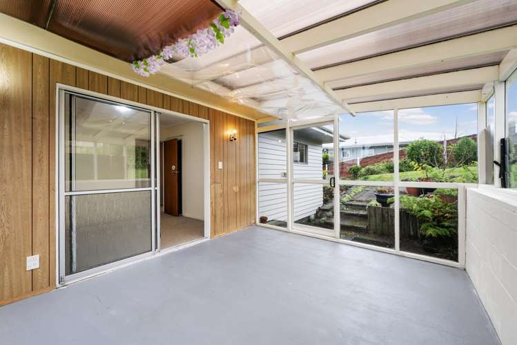 15 Padnell Crescent Paparangi_10