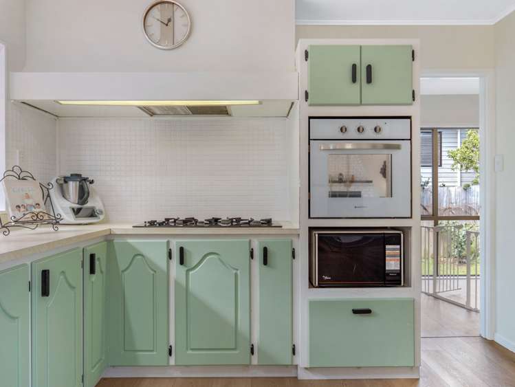 8 Deodar Place Totara Heights_12