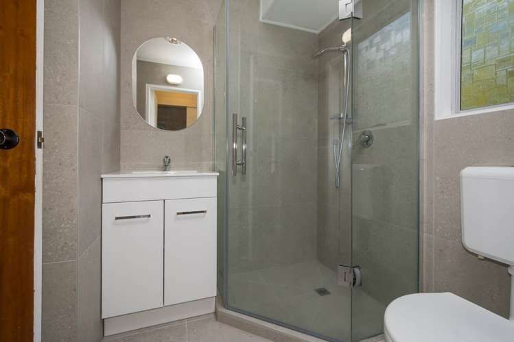 5 Celeste Place Totara Vale_12