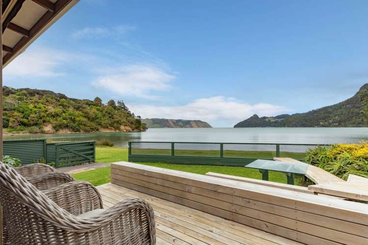 7 Foster Avenue Huia_7