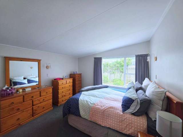 2/22 Francis Drake Street Waipukurau_4