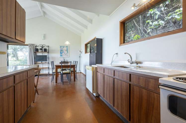 107 Piha Road Piha_12