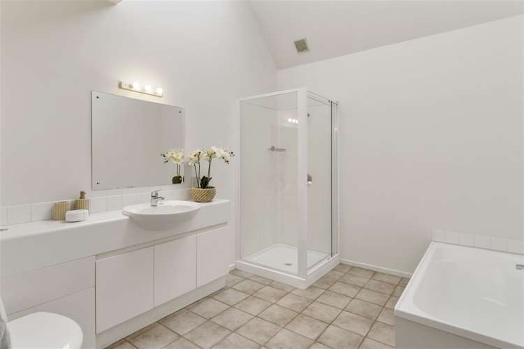 2/110 Nayland Street Sumner_18