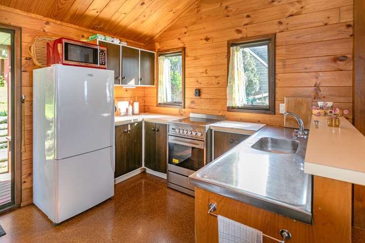 108 Oratia Place Onemana_10