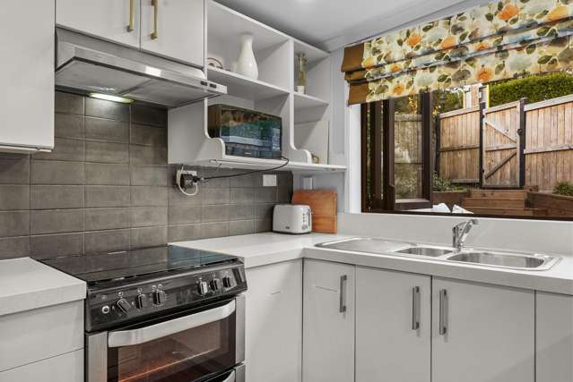 504 Beach Road Murrays Bay_2