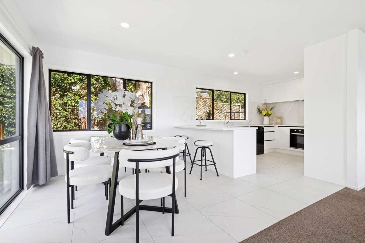 2/1046 New North Road_2