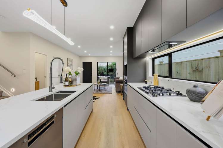 Lots 2-5/44 Bradbury Road Botany Downs_27