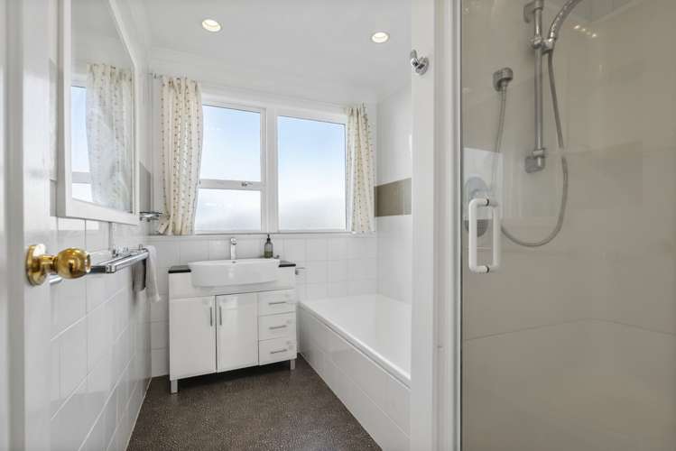 397 West Coast Road Glen Eden_14