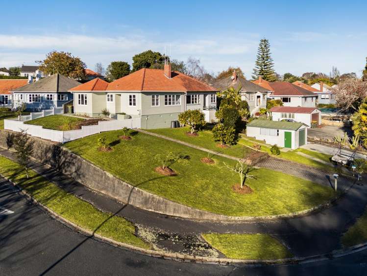 22 Plunket Terrace Hamilton East_11