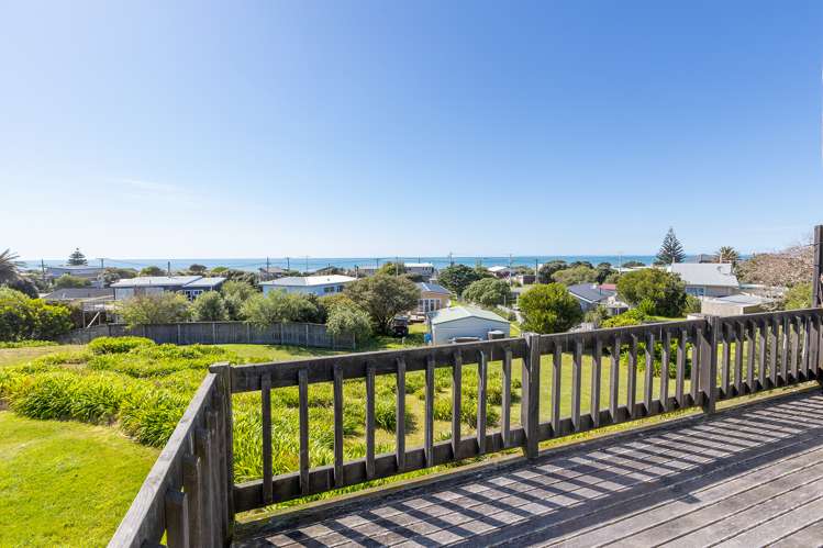 51 Pinedale Crescent Riversdale Beach_4