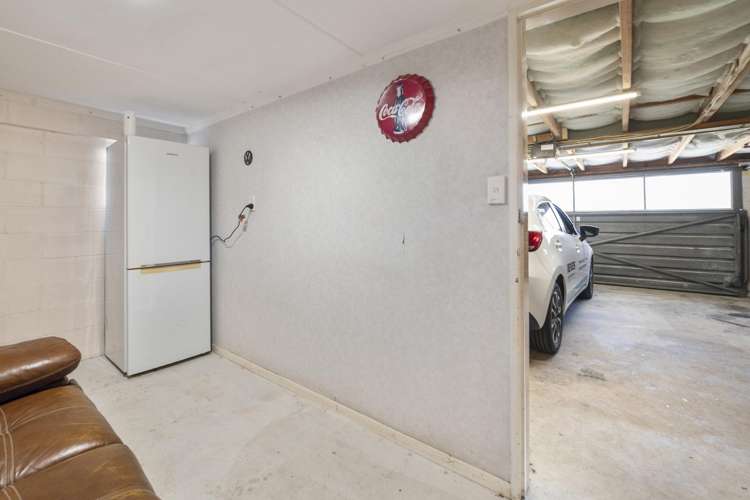 9 Maple Grove Owhata_15