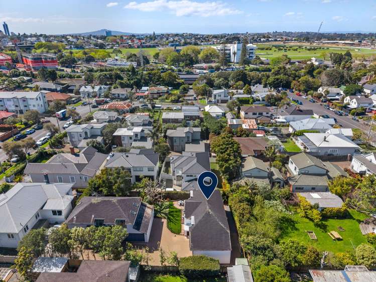 7b Woodbine Avenue Greenlane_11