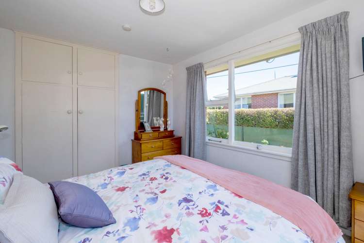 126 Pages Road Marchwiel_7