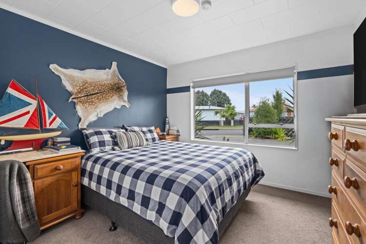 19 Atherfold Crescent Greenmeadows_13