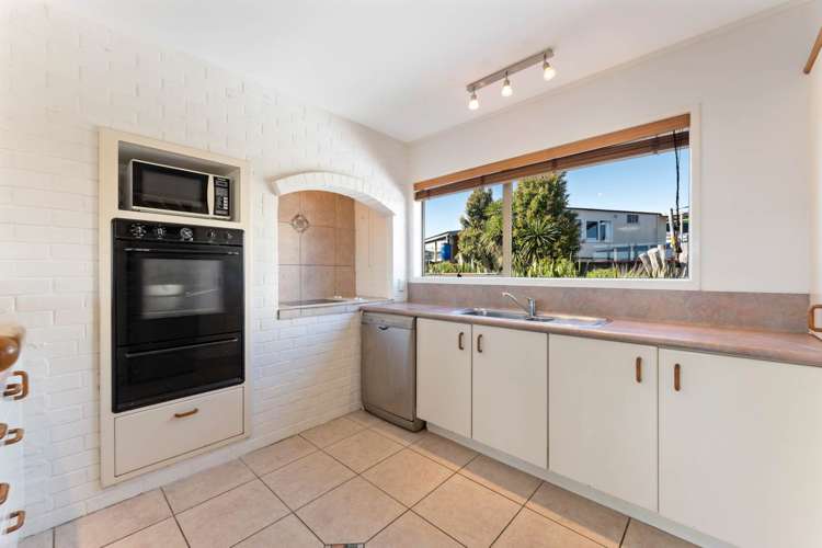 2/48 Mayfair Crescent Mairangi Bay_7