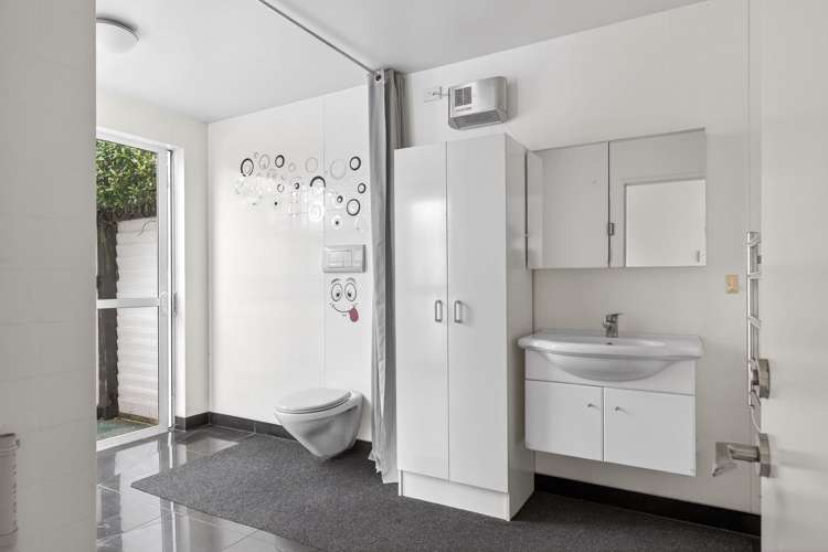 8 Parker Street Elgin_17