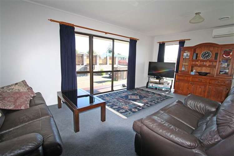 6 Camellia Avenue Bell Block_5