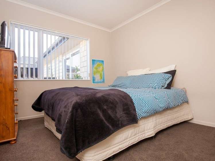 13 Montague Grove Stratford_18