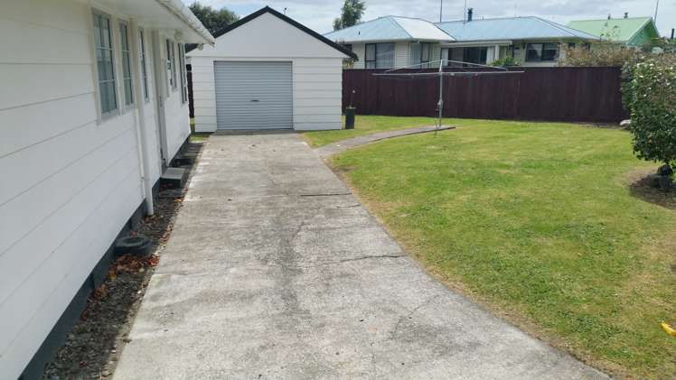 27 George Street Pahiatua_8