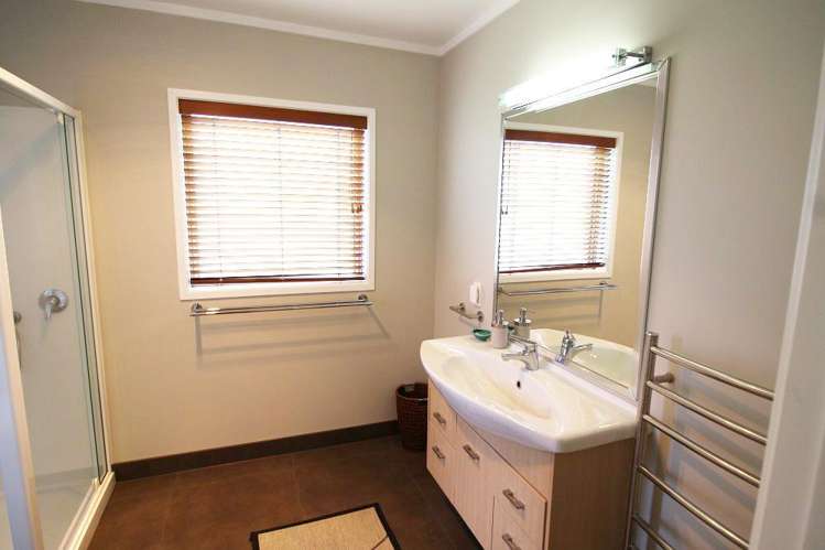 16 Moray Place Whiritoa_16