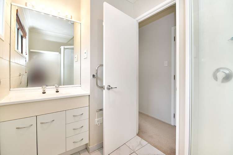 22 Amorino Drive Red Beach_15