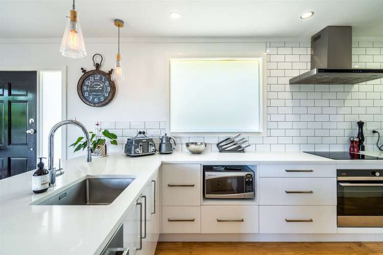 8 Castleton Street Birkdale_15