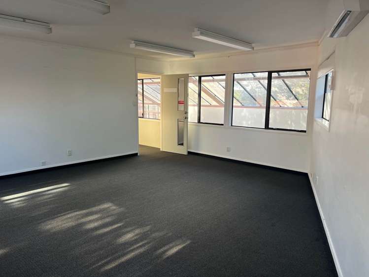 3 & 4/1 View Road Glenfield_2