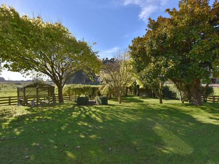 38 Woodend Beach Road Woodend_17