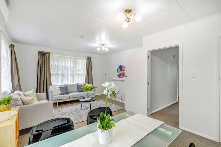 14 Durham Street Cannons Creek_4