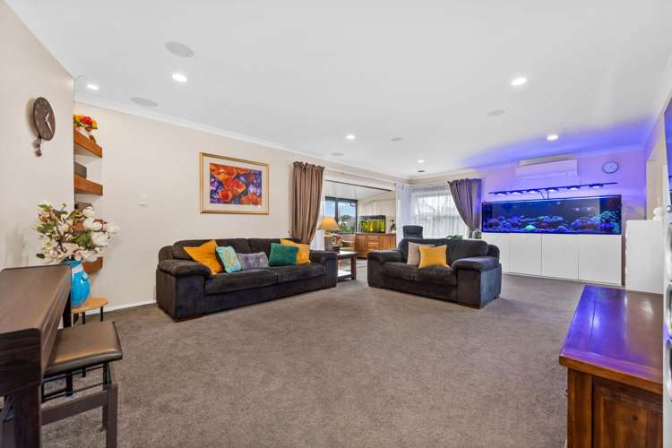 10 Charles Dickens Drive Mellons Bay_8