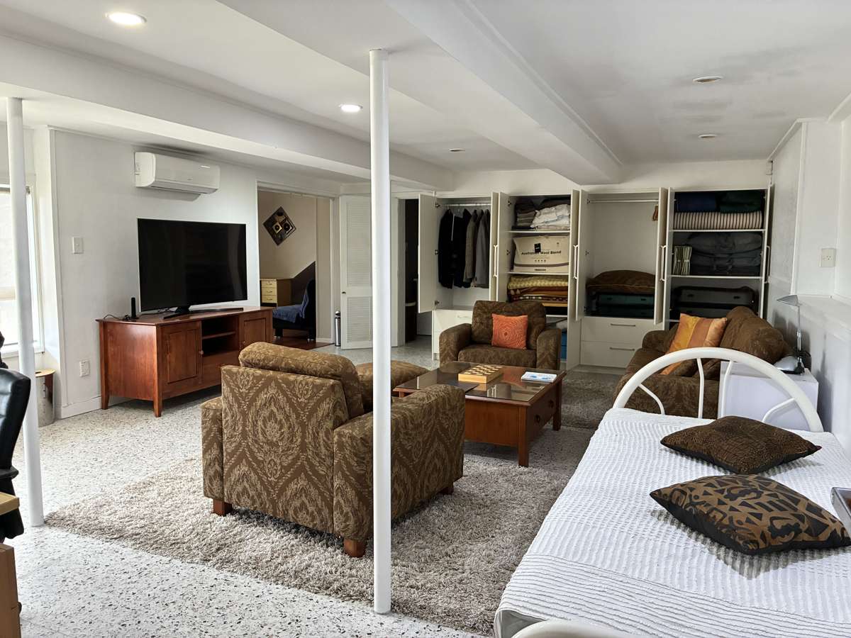 Fully Furnished One-Bedroom Flat with Parking 1