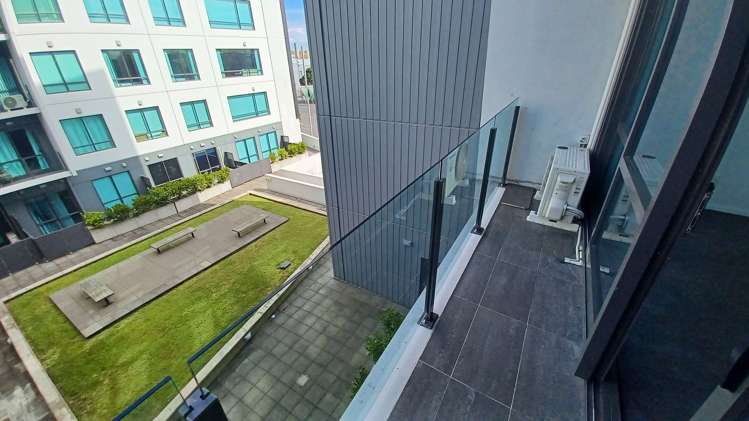 324/8 Dockside Lane Auckland Central_7
