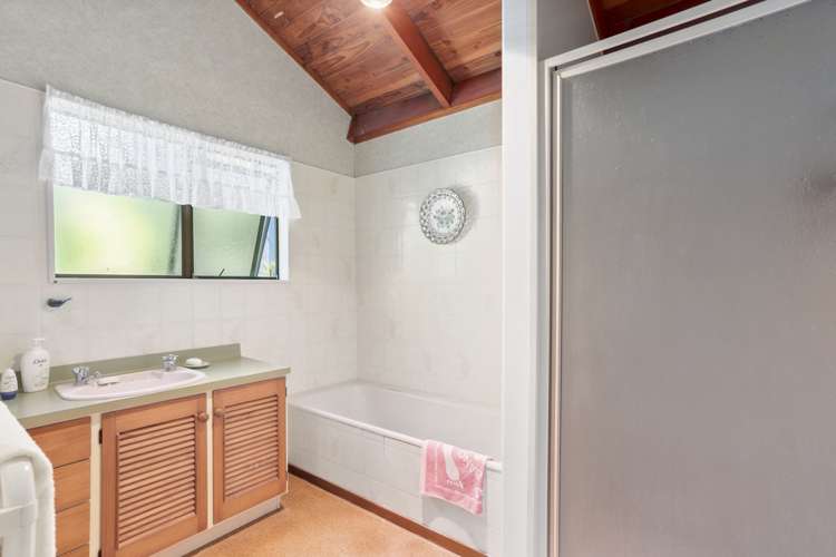 72 Shetland Street Glen Eden_13