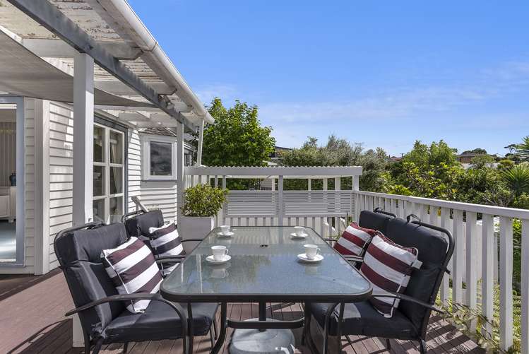 85 Golf Road New Lynn_17