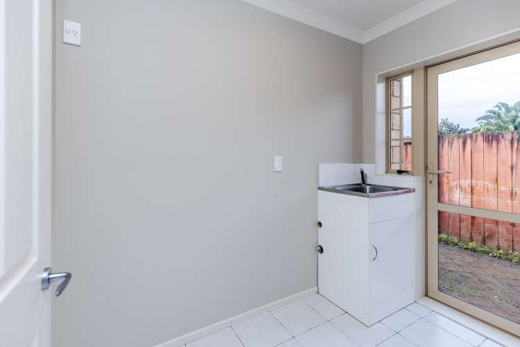 32 Miers Glade Rototuna North_11