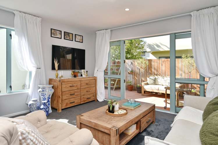 5/19 Longley Place Addington_6